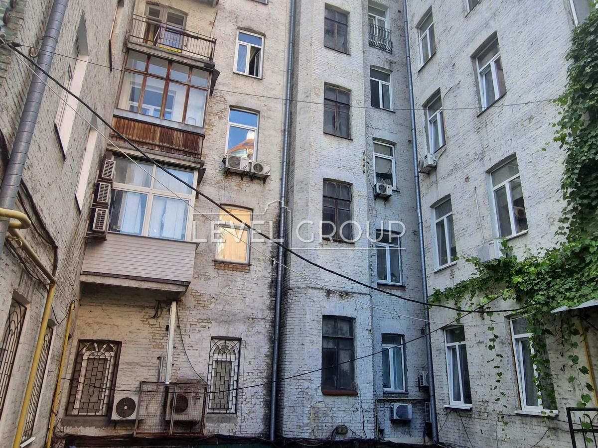 Velyka Vasylkivska St. (Chervonoarmiyska), 47