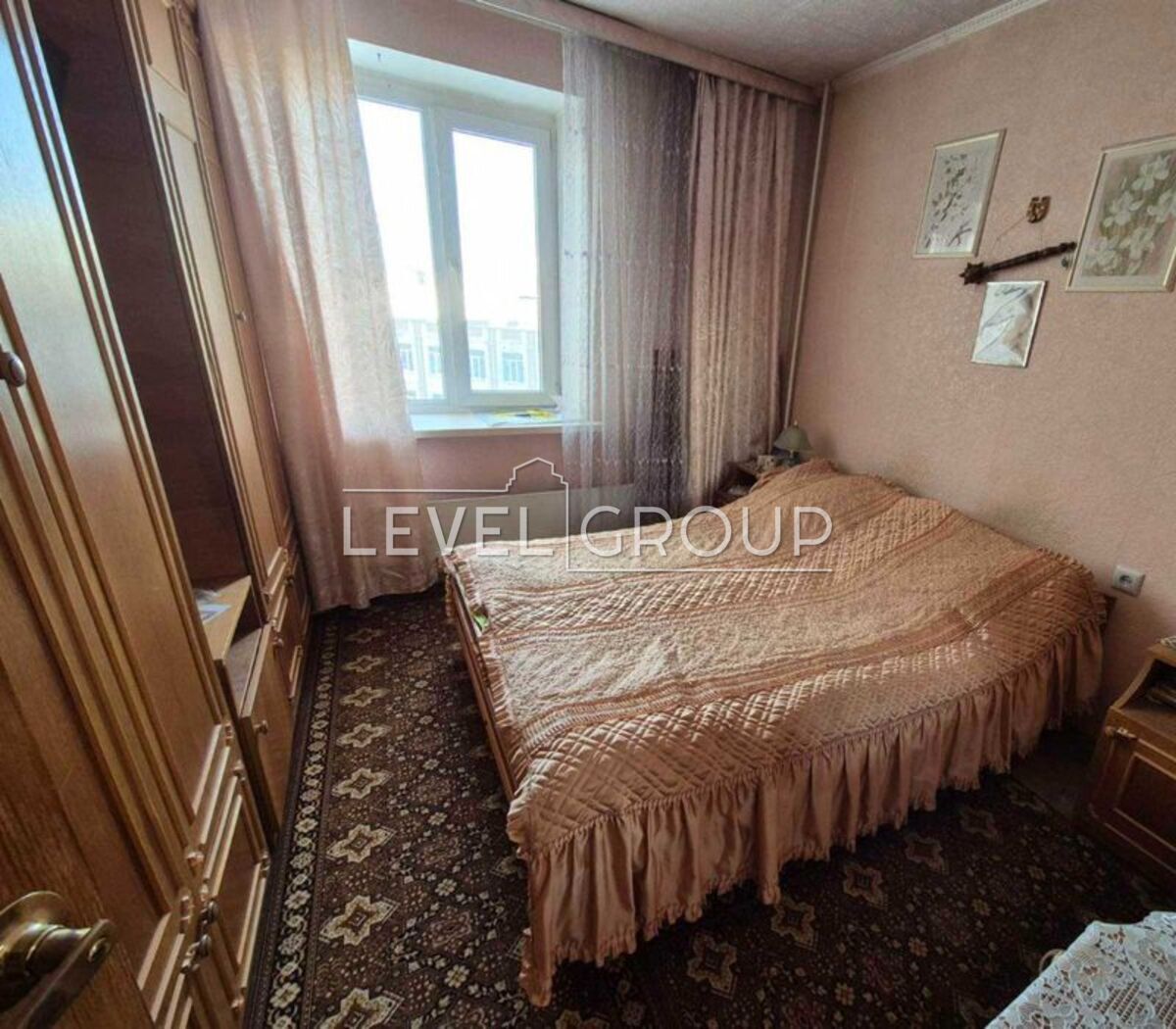 Honore de Balzac St., 75