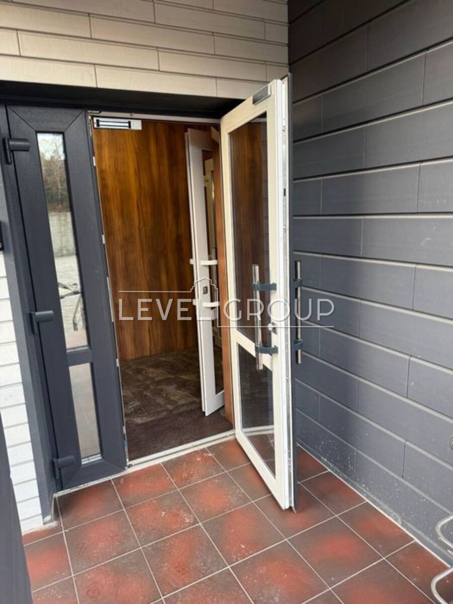 Костанайська вул., 13