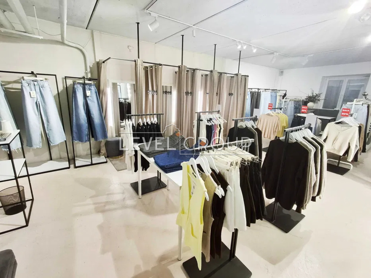 Воздвиженська вул., 48