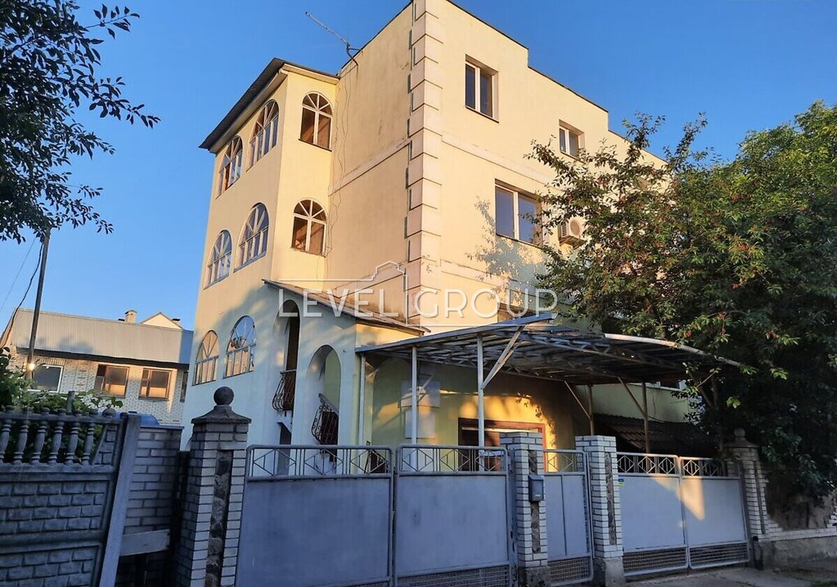 Ягідна вул.