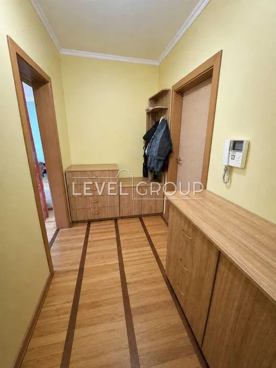 Підлісна вул., 6