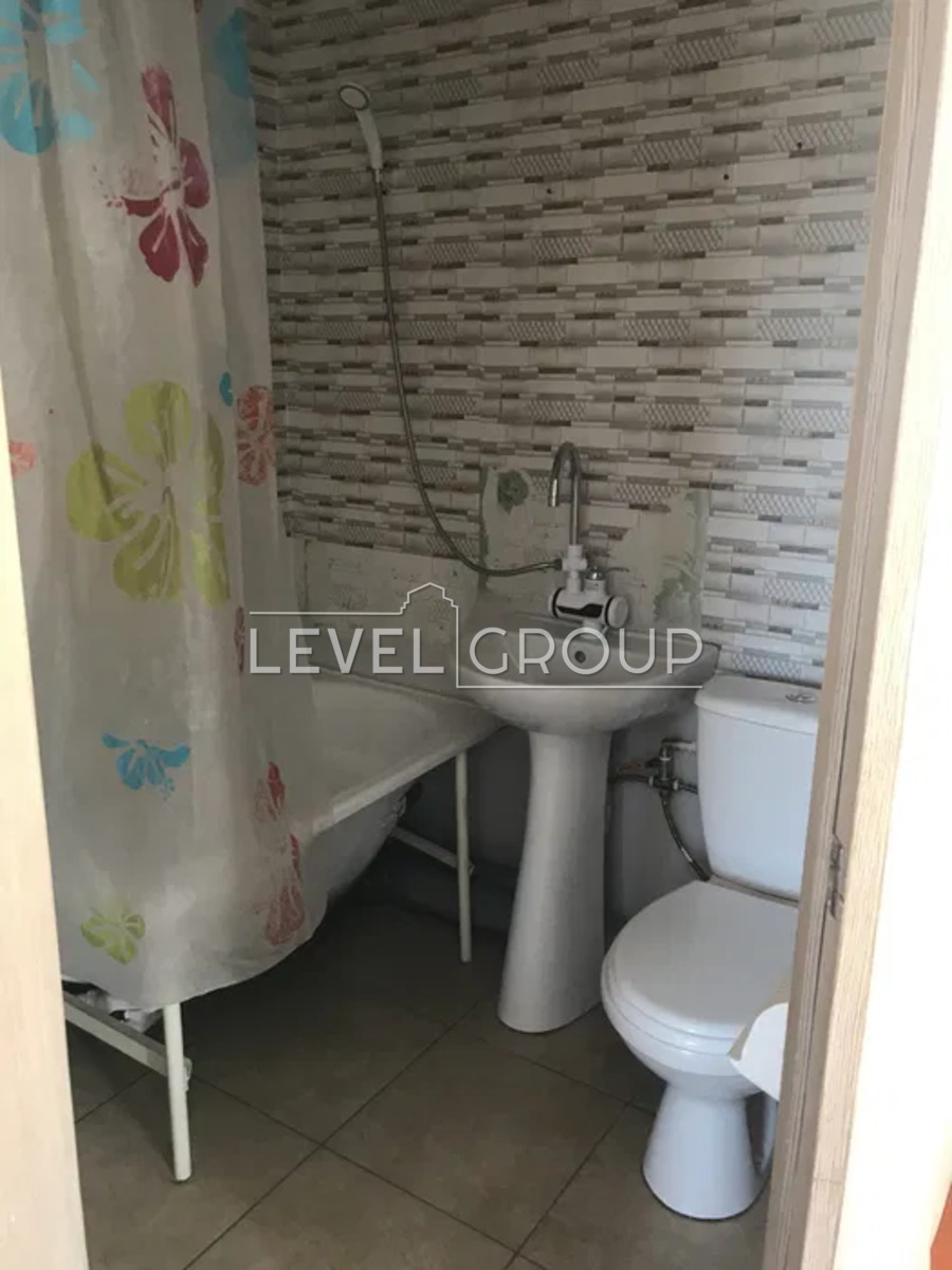 M. Karpenko St. (Kosiora), 4