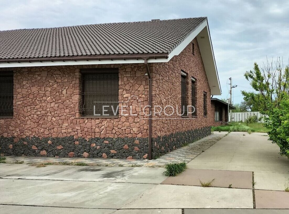 Зоряна вул., 3