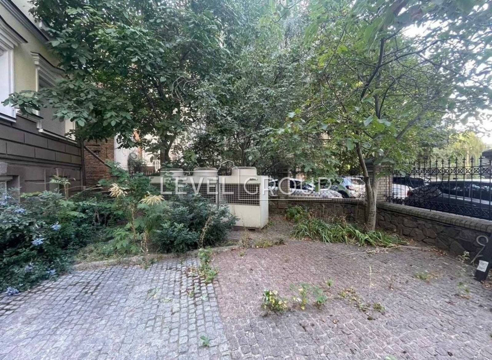 Saksaganskogo, 67B
