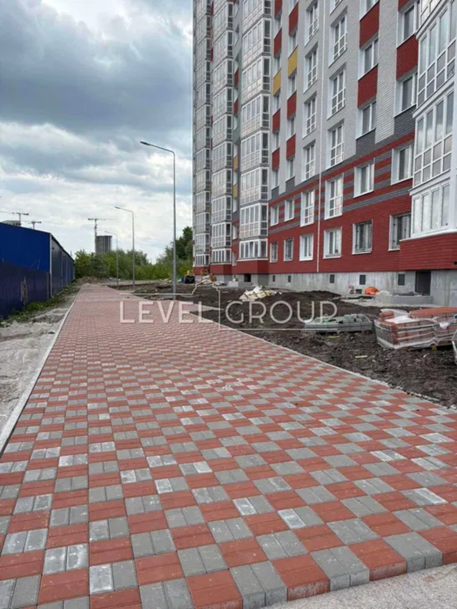 Бориса Гмирі вул., 22 Б