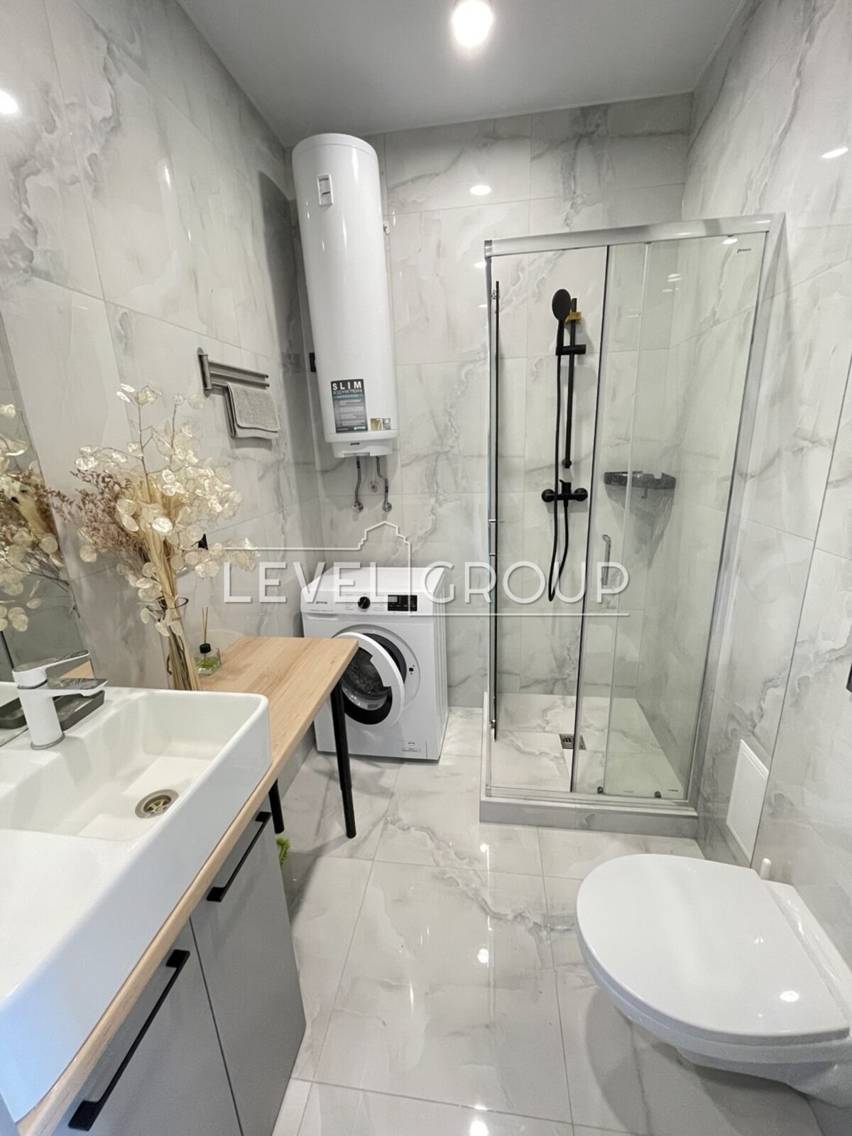 Mikhail Deregus St. (Yantarna), 44