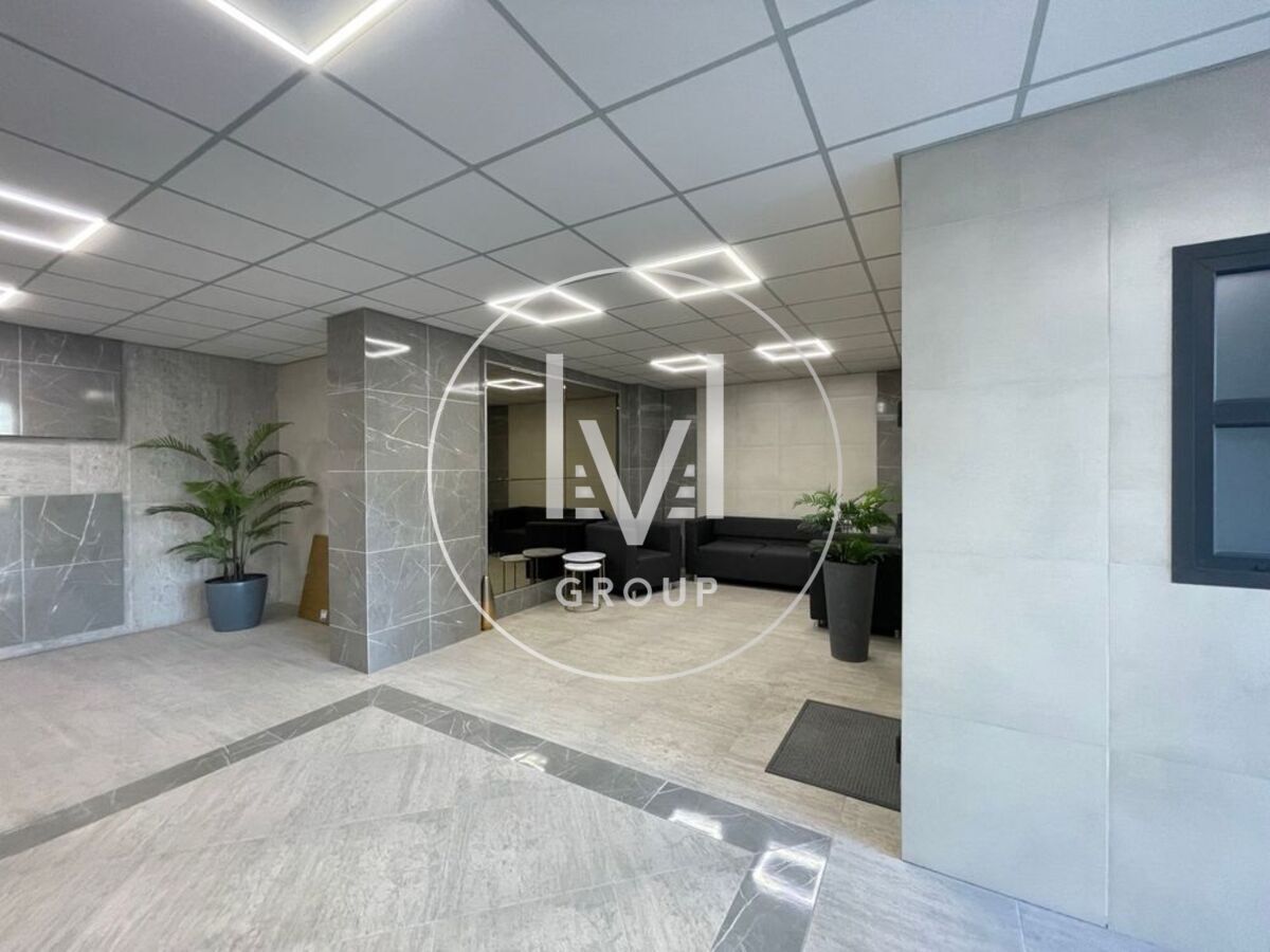 Andriy Verhoglyada str. (Mykhaila Dragomirova), 14a