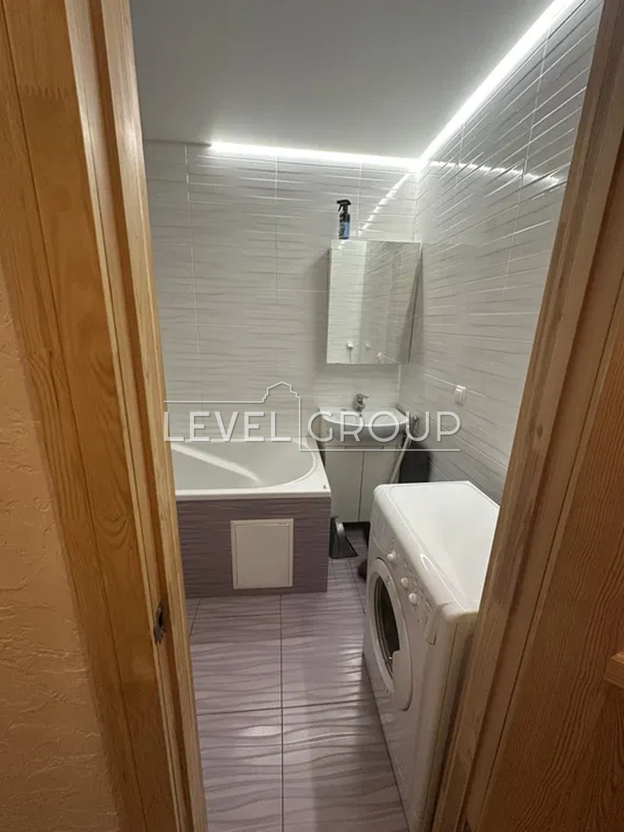 Vyshhorodska St., 44b
