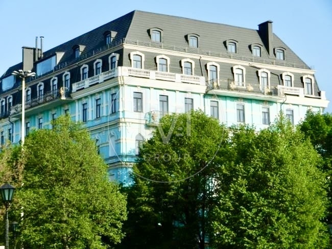 Volodymyrska St., 4