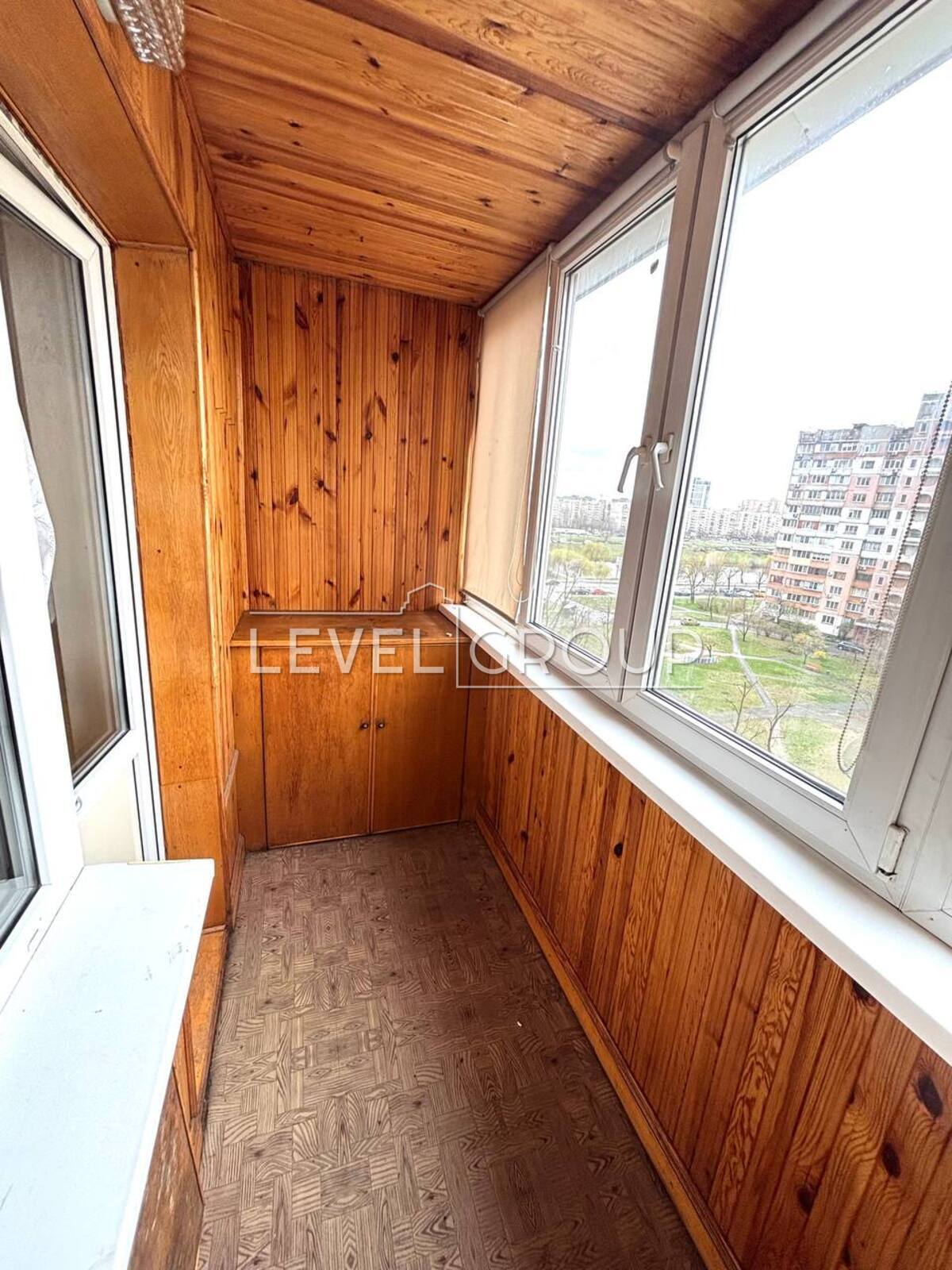 Миколи Закревського вул., 13