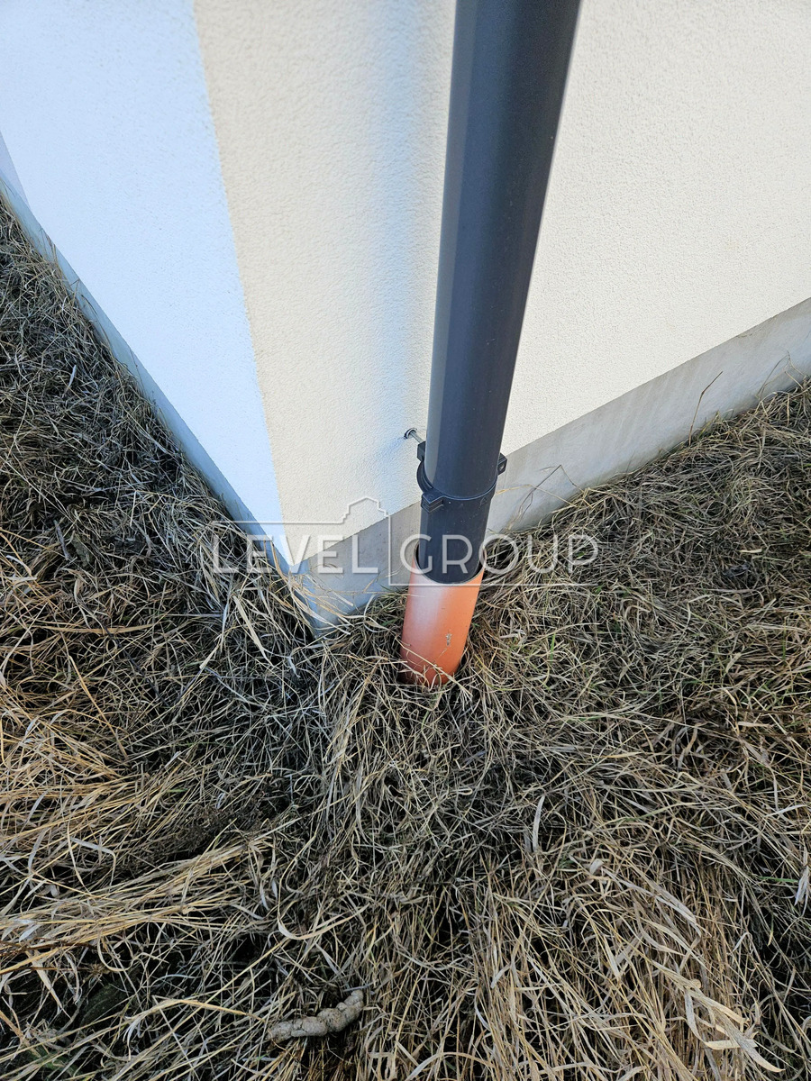 Видова вул., 1