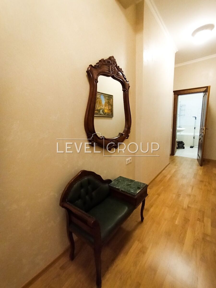 Євгена Коновальця вул. (Щорса), 44а