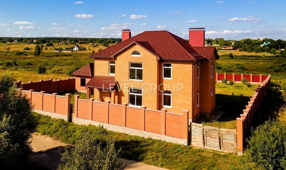 Паризька вул., 100