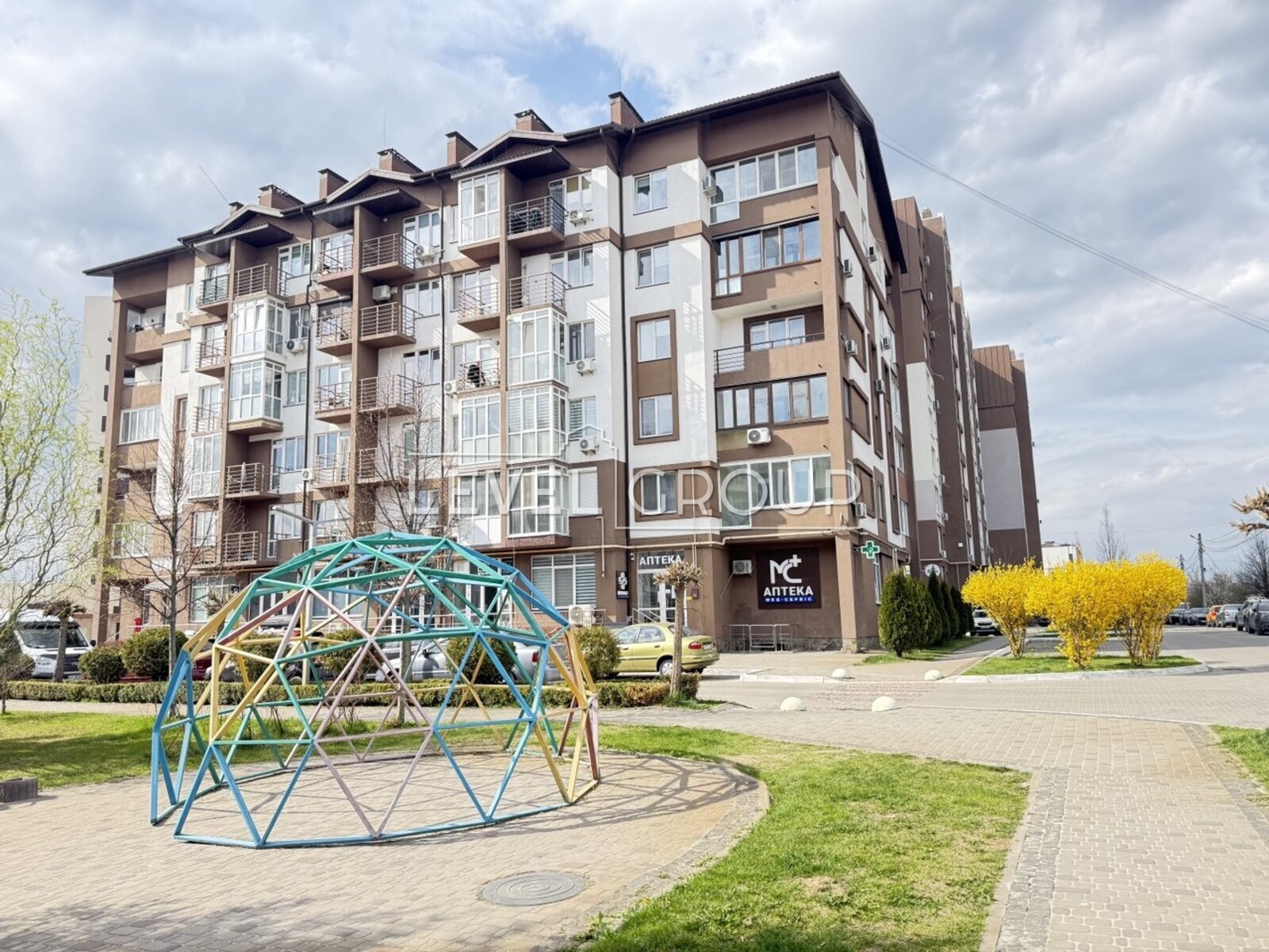 Leonid Kadenyuk St., 11
