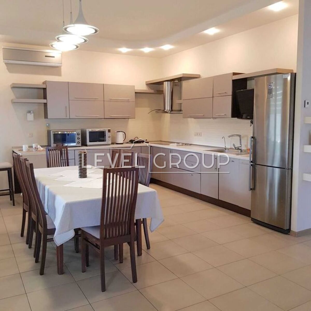 Італійська, 14