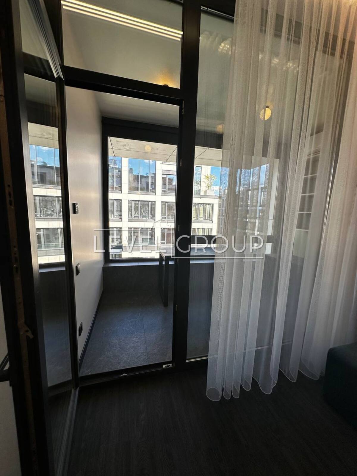 Ґарета Джонса вул. (Сімї Хохлових), 12 А