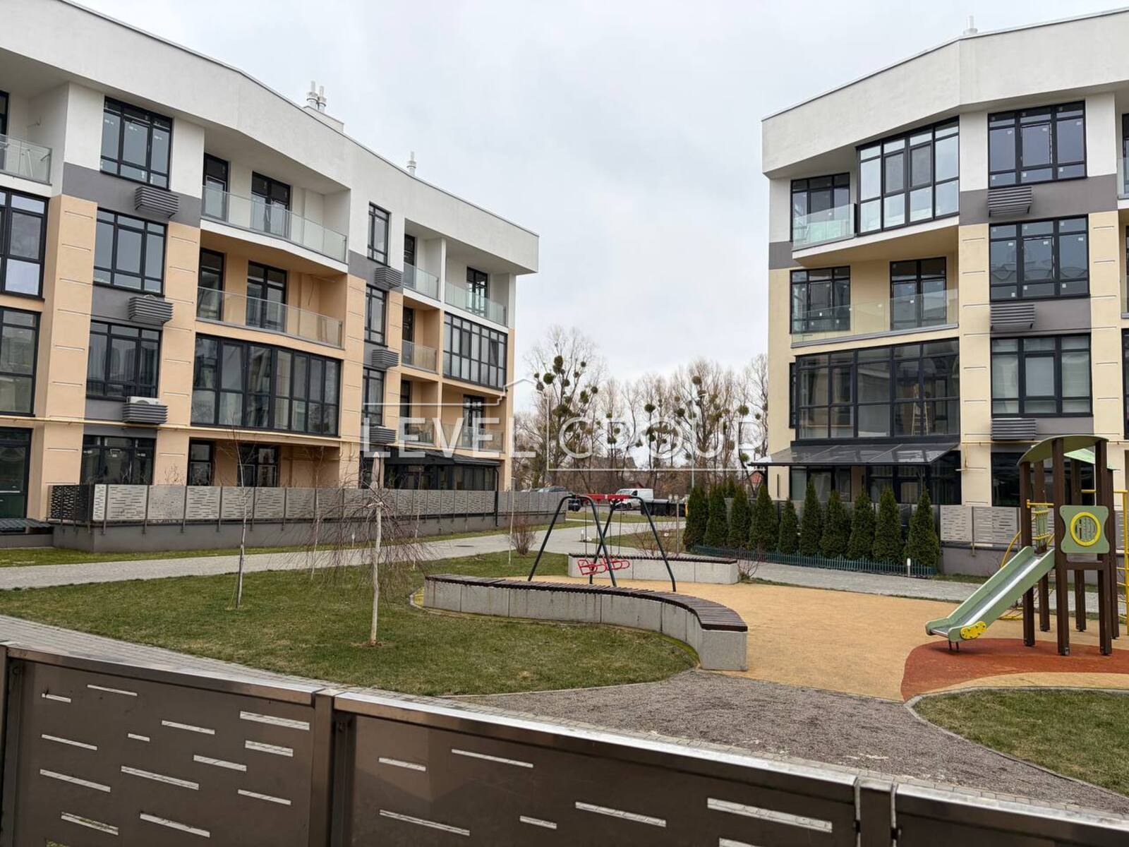 Дубищанська вул., 8