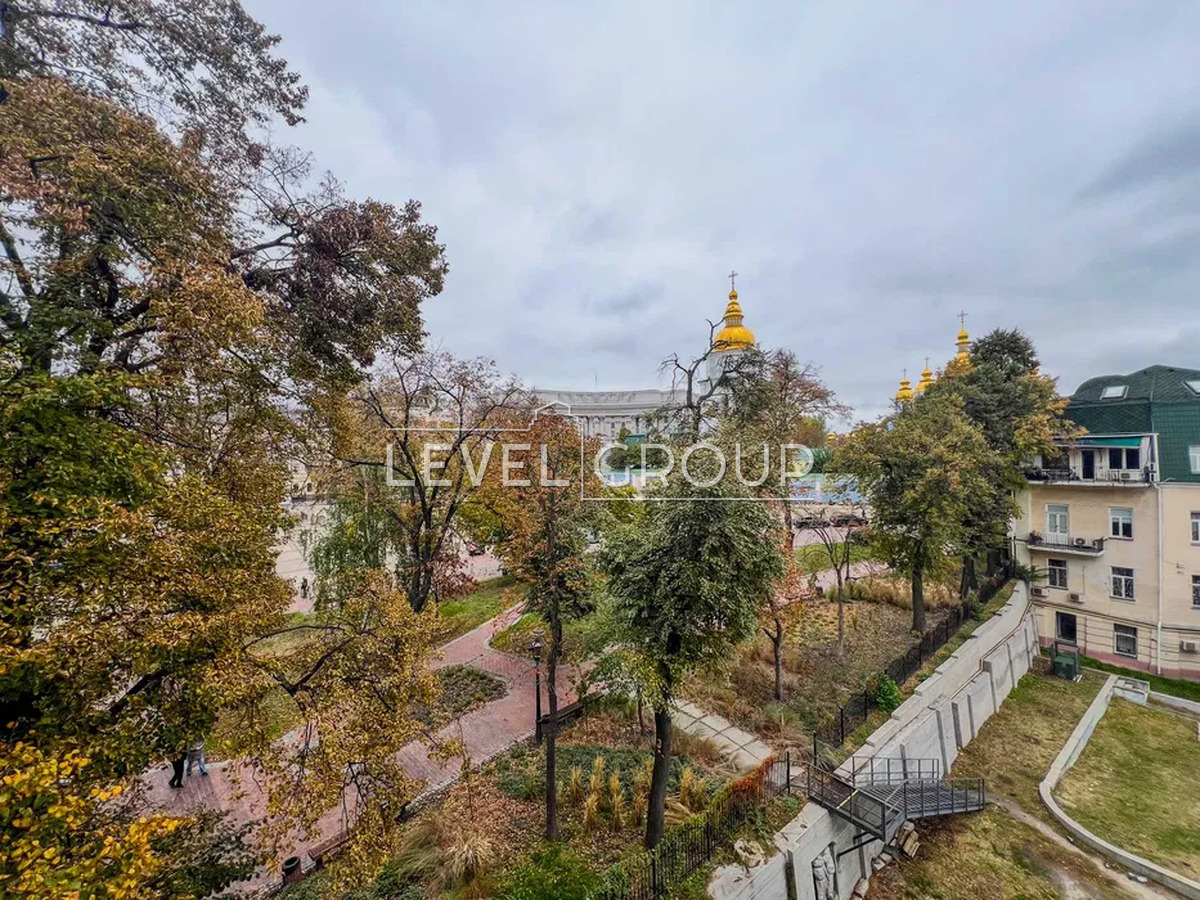 Михайлівська вул., 24а