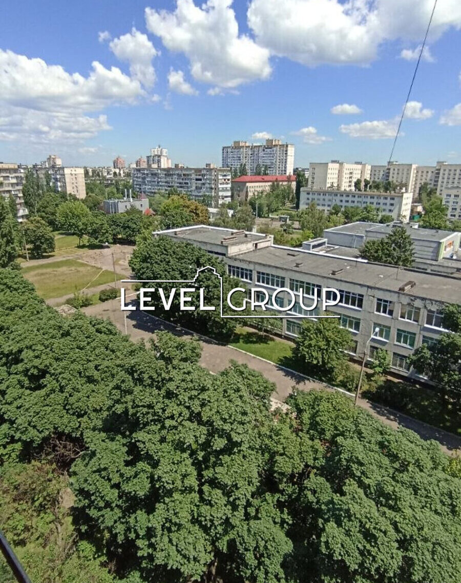 Мілютенка вул., 5А