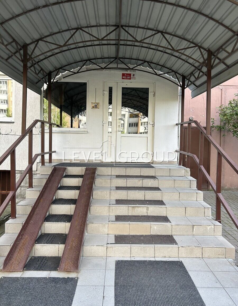 Олени Пчілки вул., 2Б