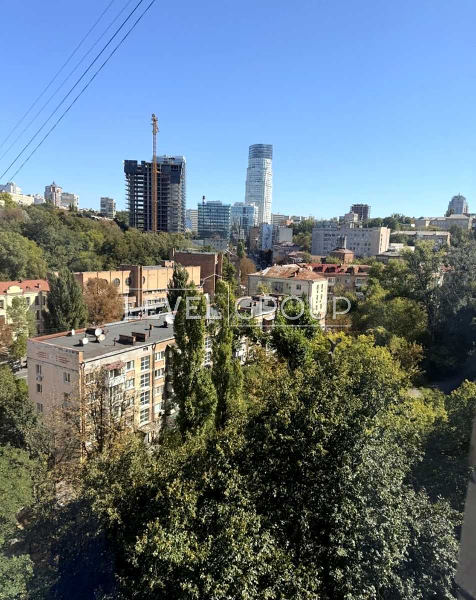 Lesia Ukrainka Blvd., 3