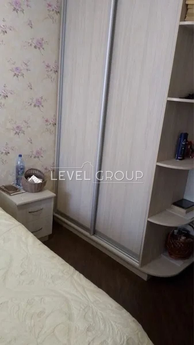 Тростянецька вул., 8Б