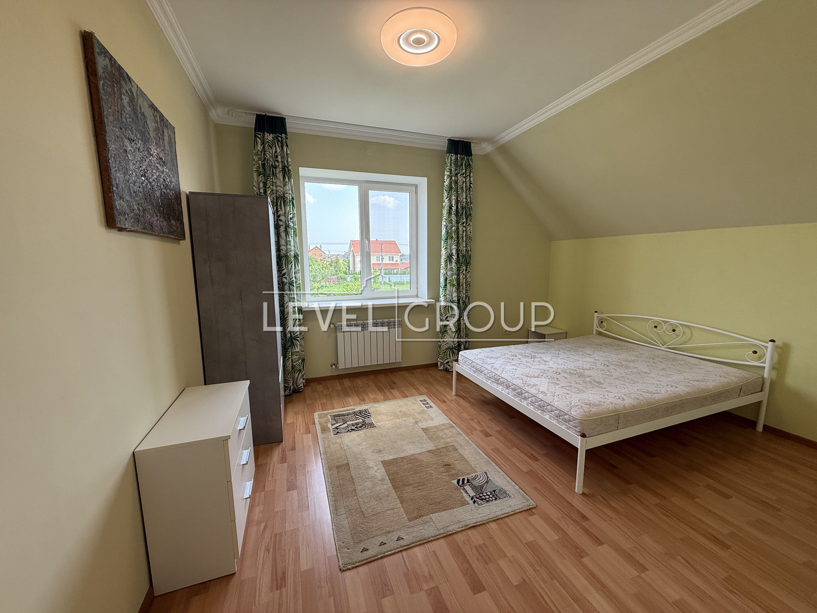 Миколаївська, 37