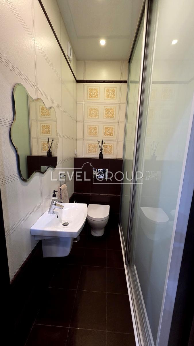 Dniprovska embankment, 14a