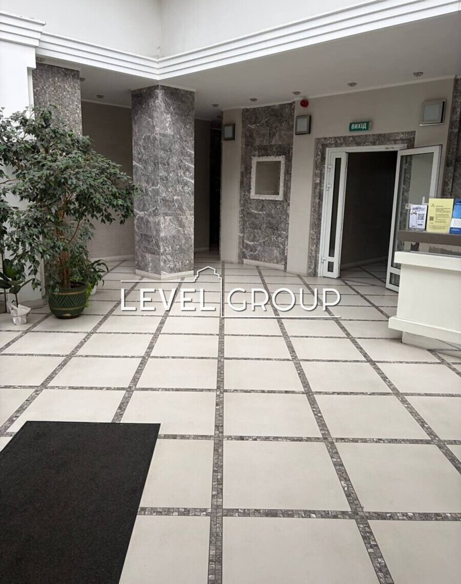 Дніпровська набережна, 14б