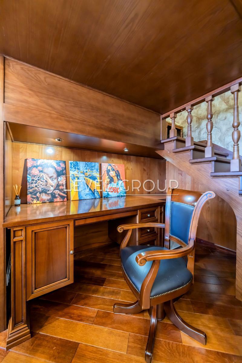 Andriyivskyi Uzviz, 2-B