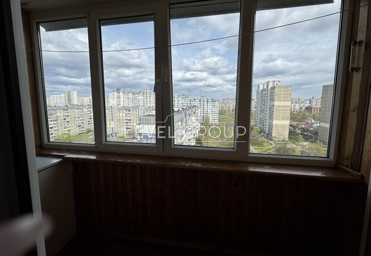 Honore de Balzac St., 24