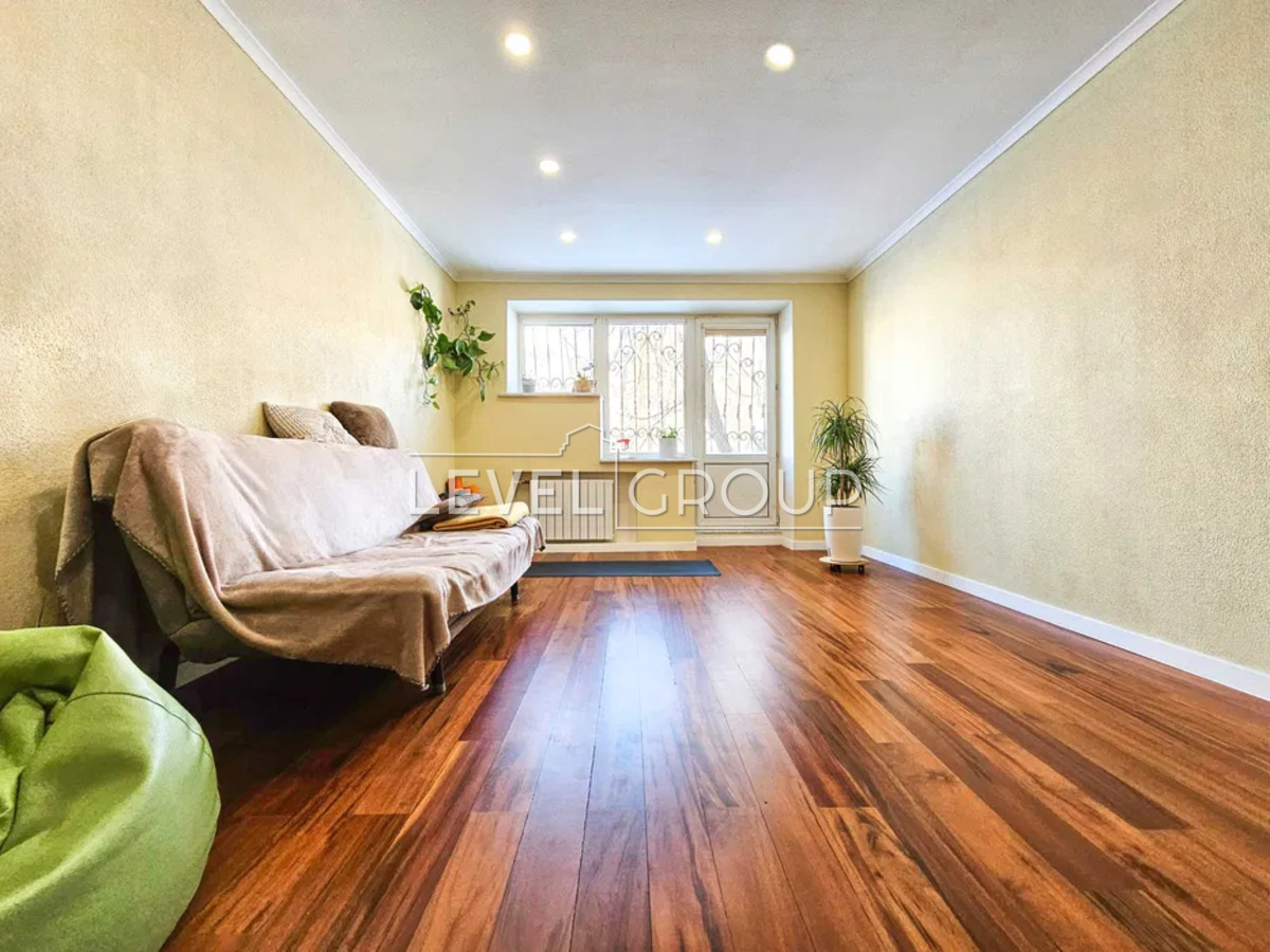 Григорія Сковороди вул., 11