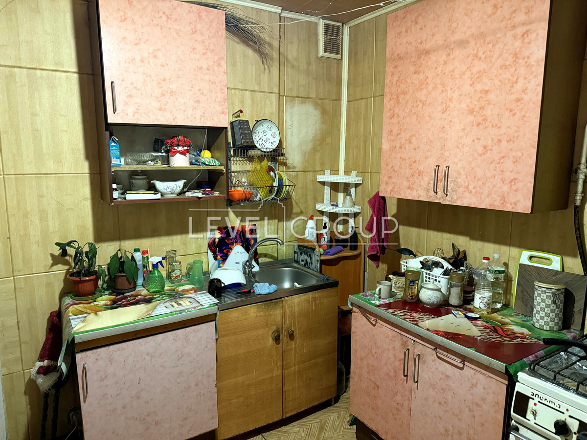 Жуля Верна бульв. (Ромена Роллана), 7а