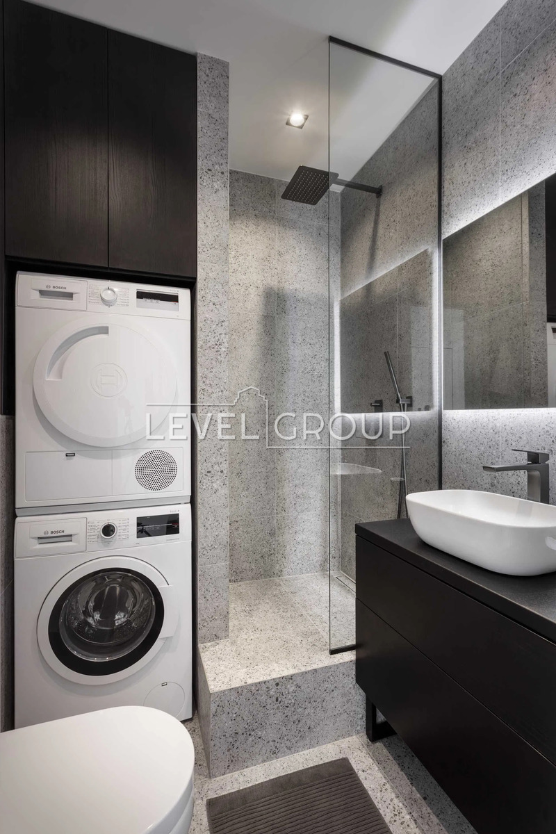 оптимістична, 1