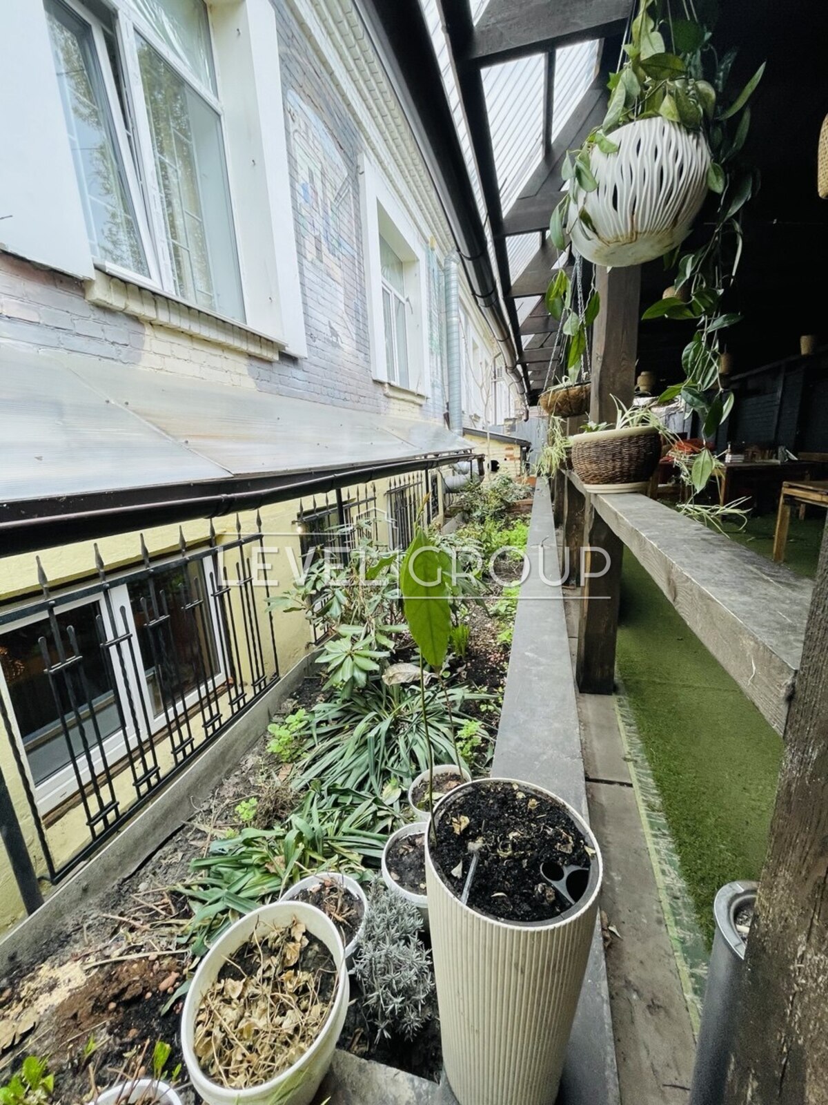 Volodymyrska St., 69A