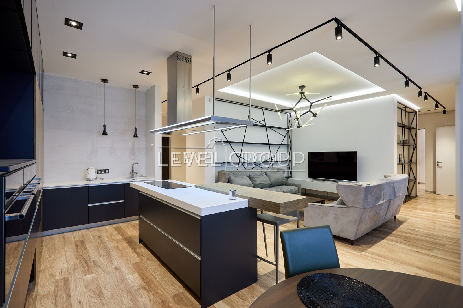 Андрія Верхогляда вул. (Михайла Драгомірова), 17