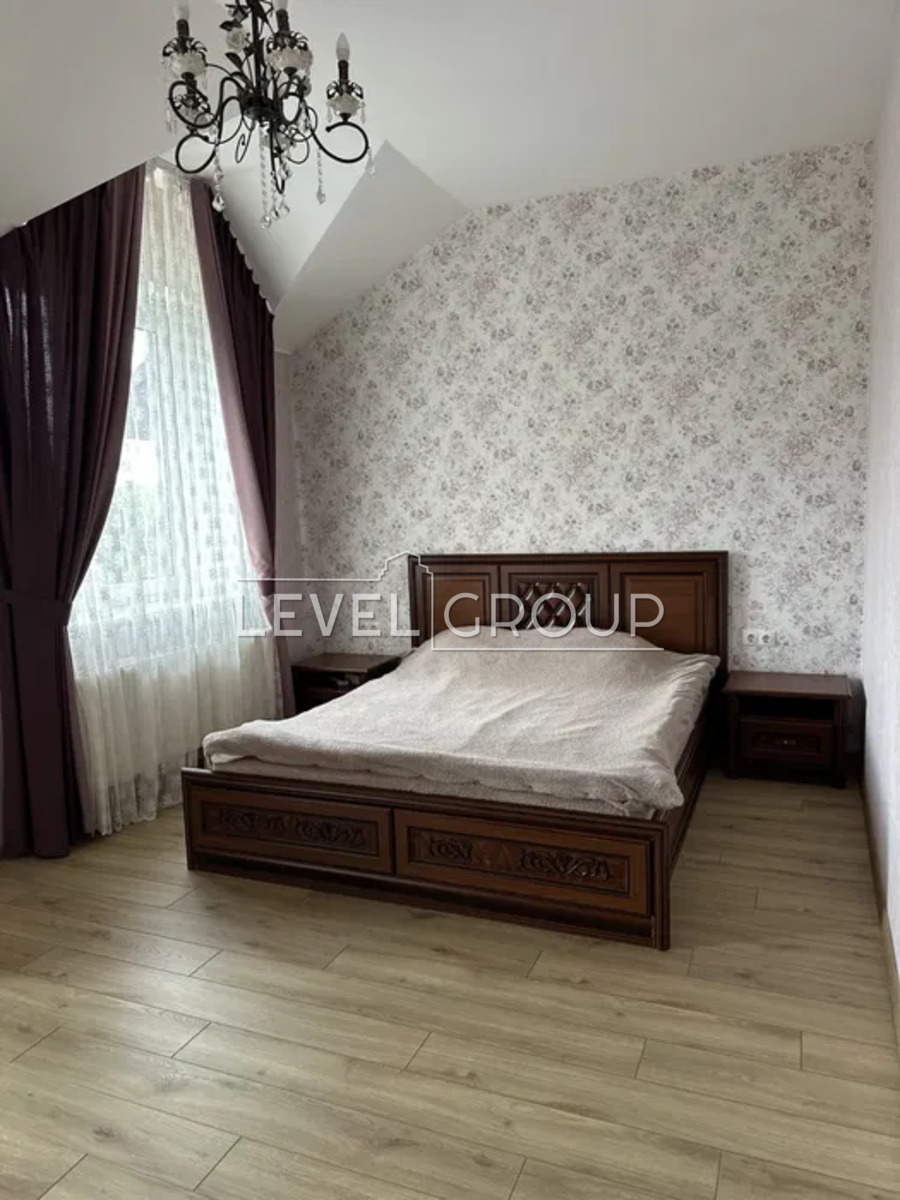 Київська вул.