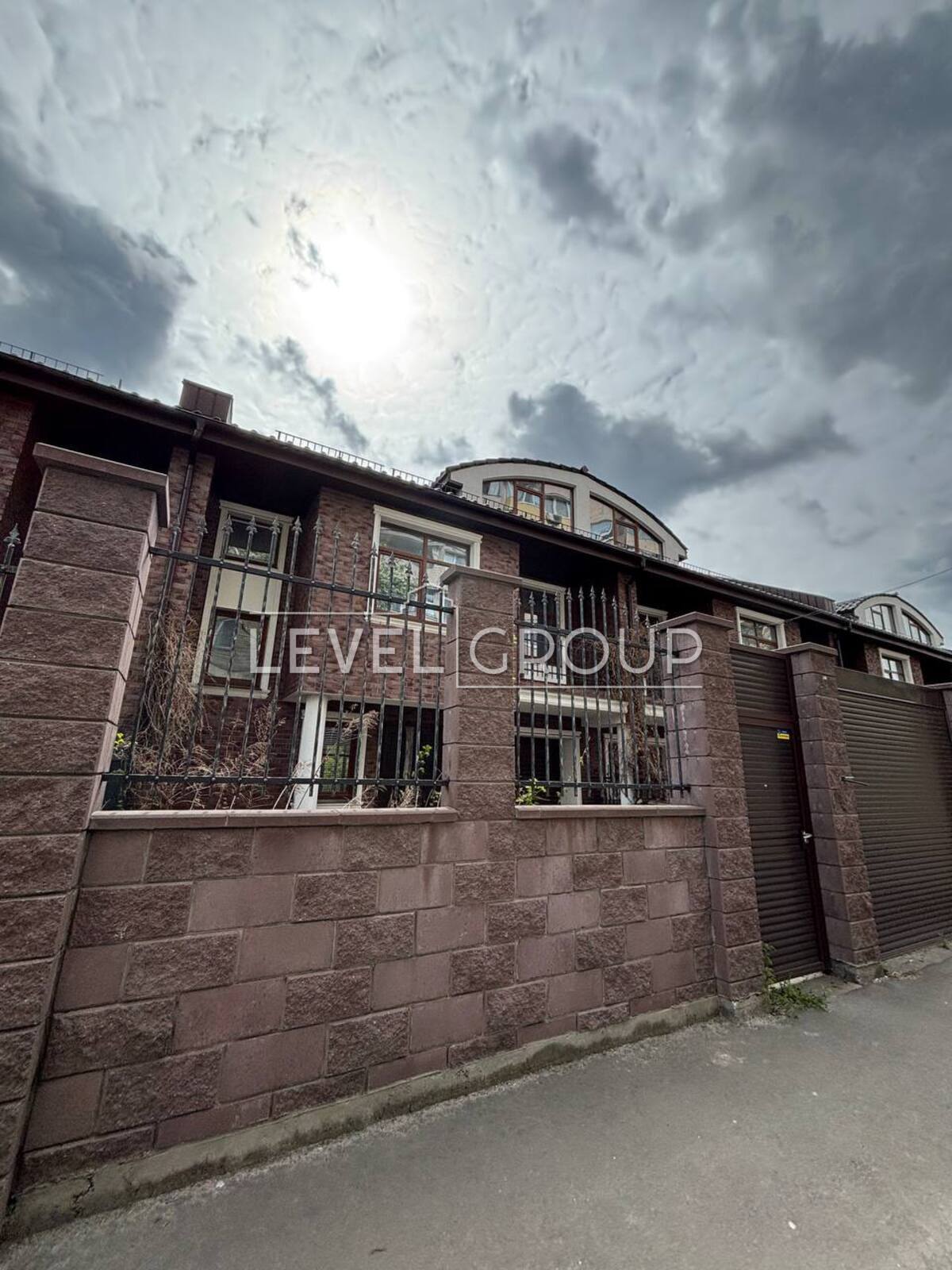 Feofila Yanovsky St. (Petra Zalomova), 1B