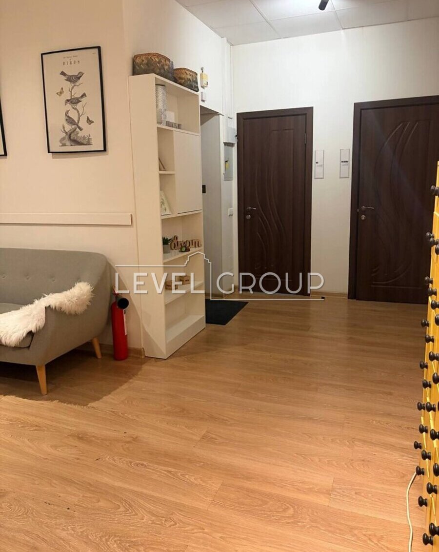 Дніпровська набережна, 14Б