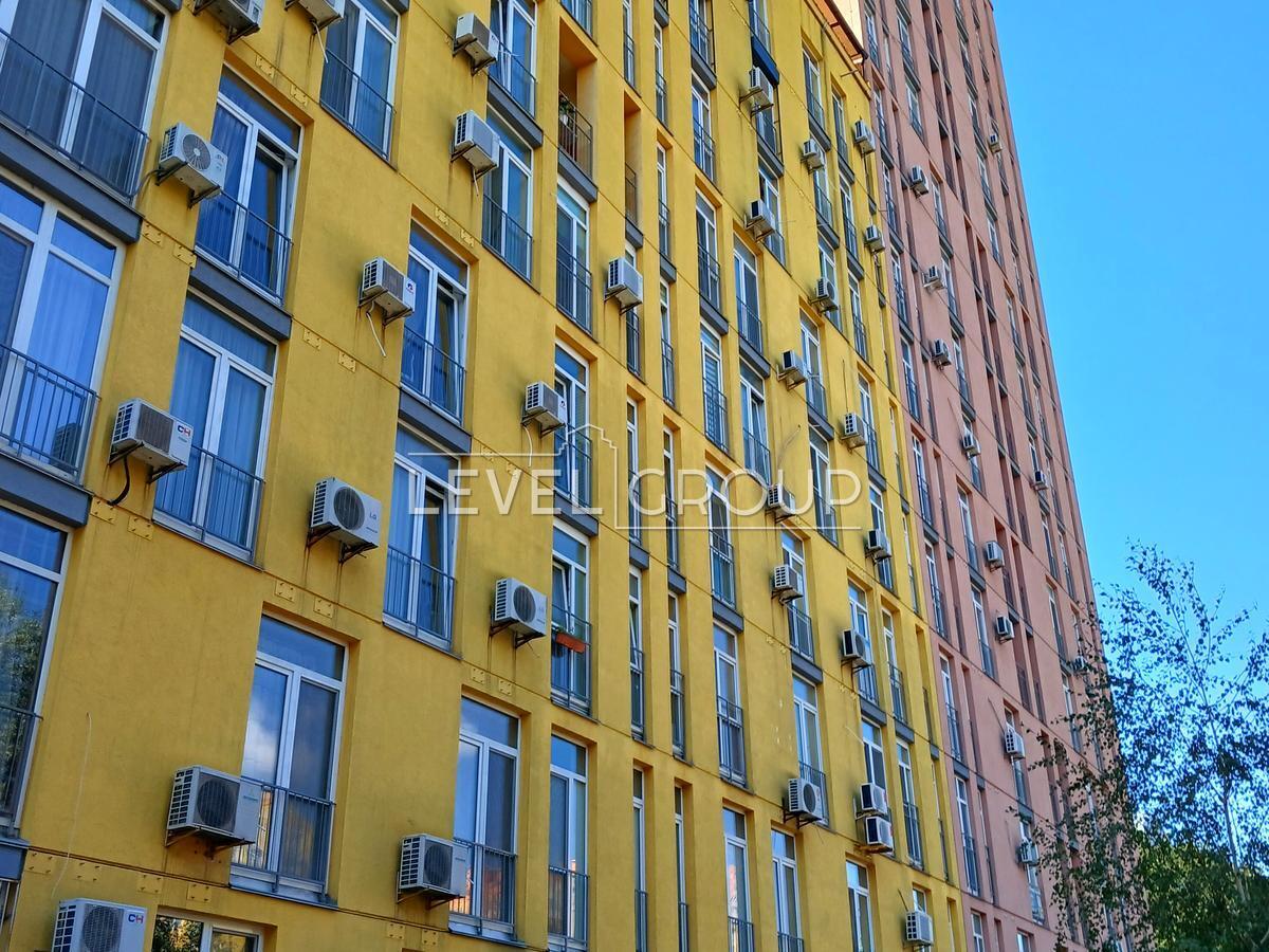 Регенераторна вул., 4