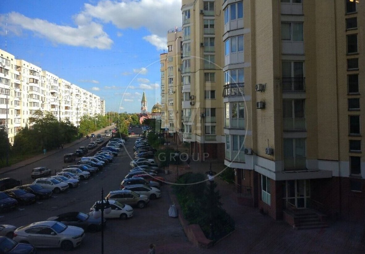 Володимира Івасюка просп. (Героїв Сталінграда), 24а
