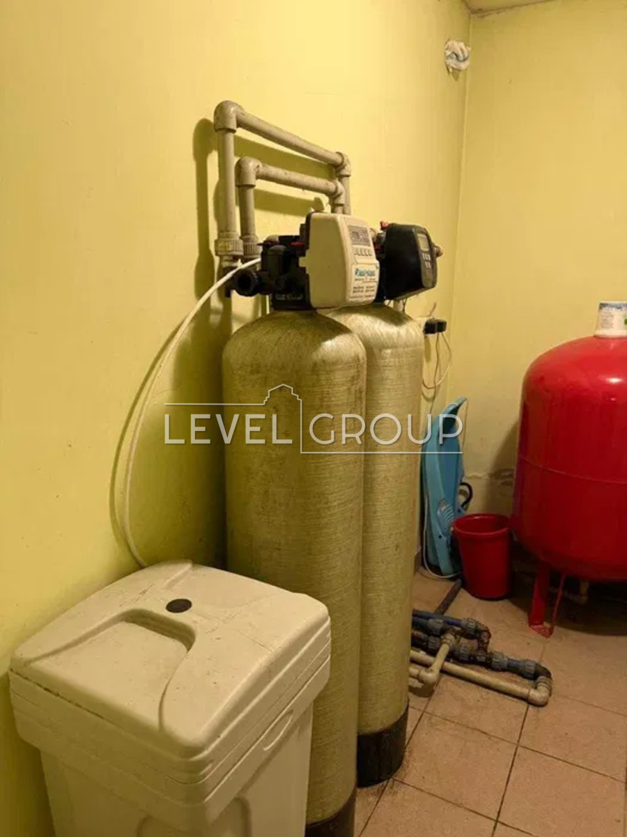 Центральна, 24