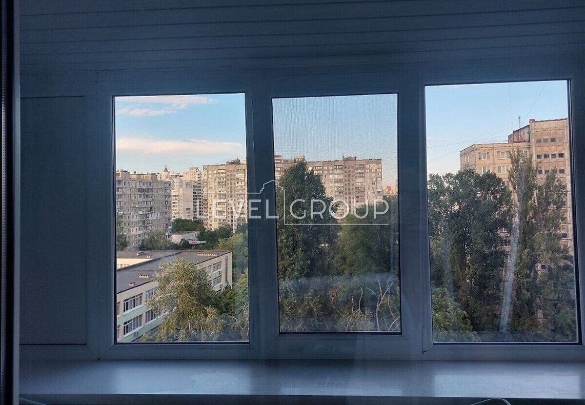Левка Лукяненка вул. (Маршала Тимошенка), 1Д
