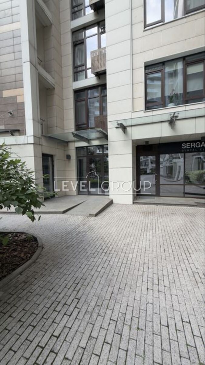 Саперне Поле вул., 3