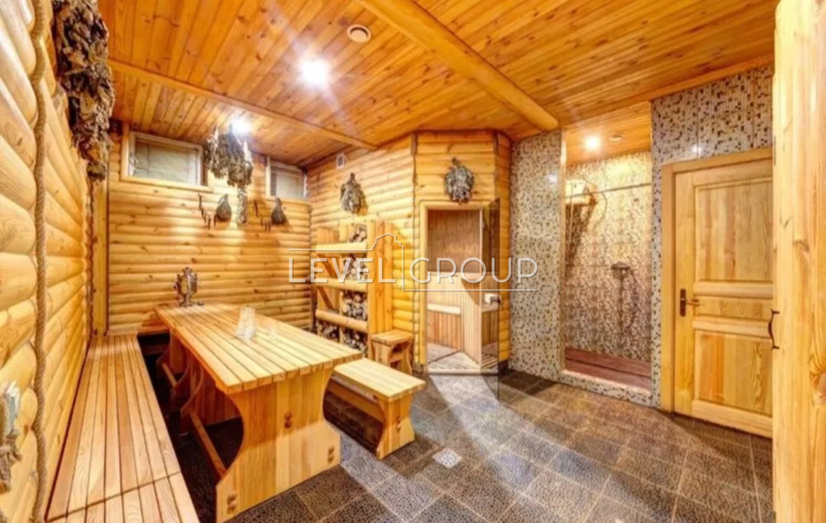 Стеценка вул., 27