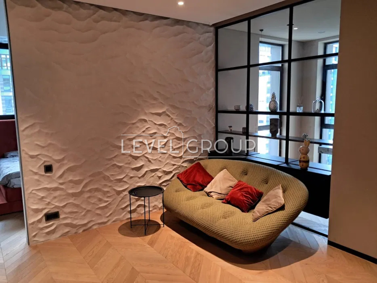 Андрія Верхогляда вул. (Михайла Драгомірова), 5