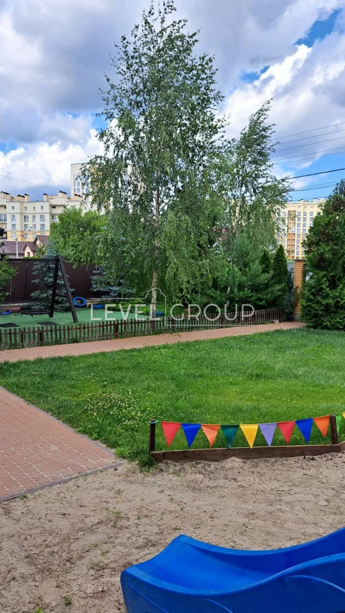 Ostapa Vyshny St.