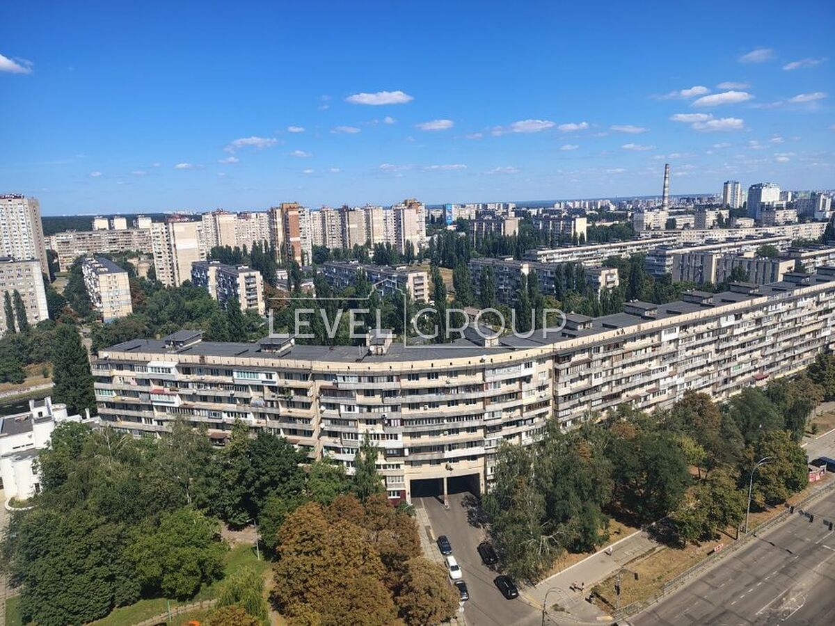 Европейського Союзу просп. (Правди), 49