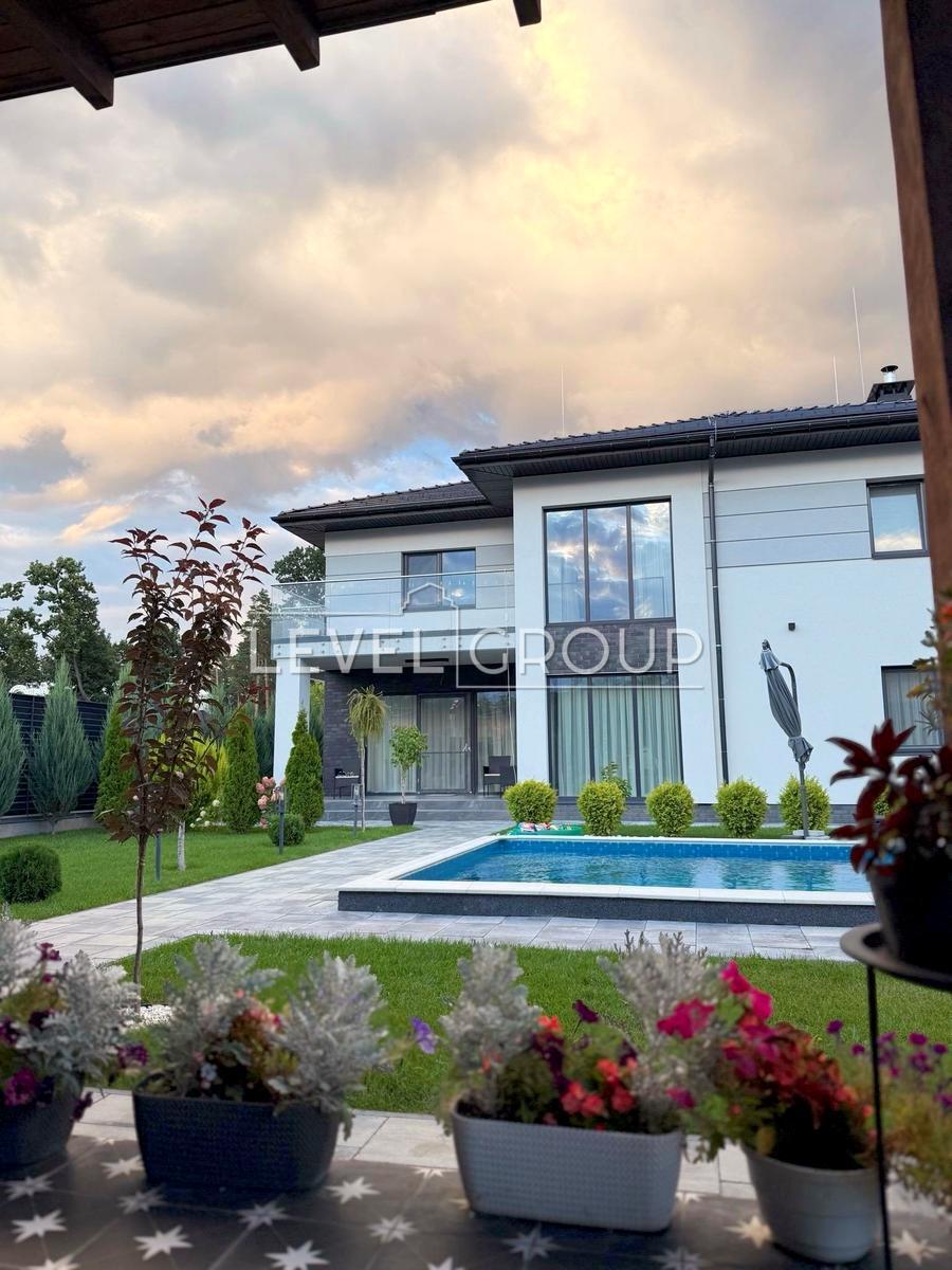 Петрівський пров., 10